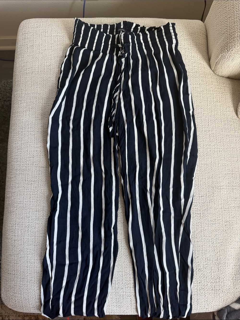 Abercrombie & Fitch Navy and White Striped Cropped Pants